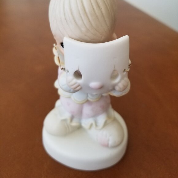 Precious Moments - Put on a Happy Face - PM-822 - Picture 2 of 5